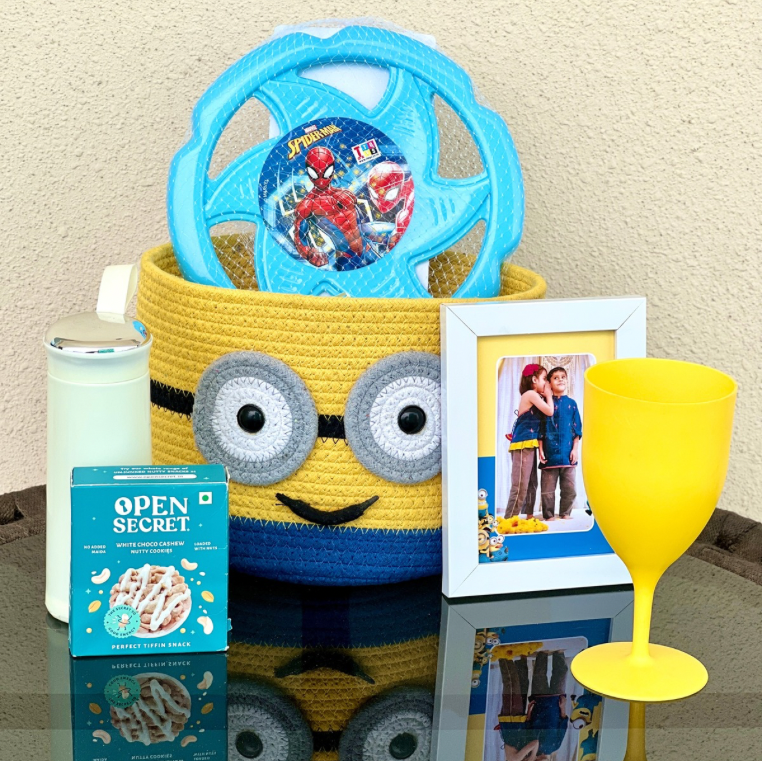 MINIONS MAGIC RAKHI HAMPER