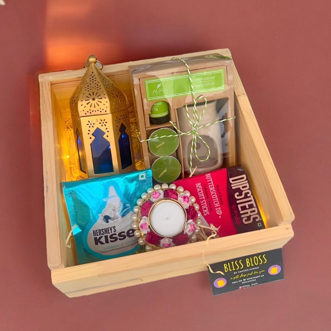KHUSHIYON KA DIYA HAMPER