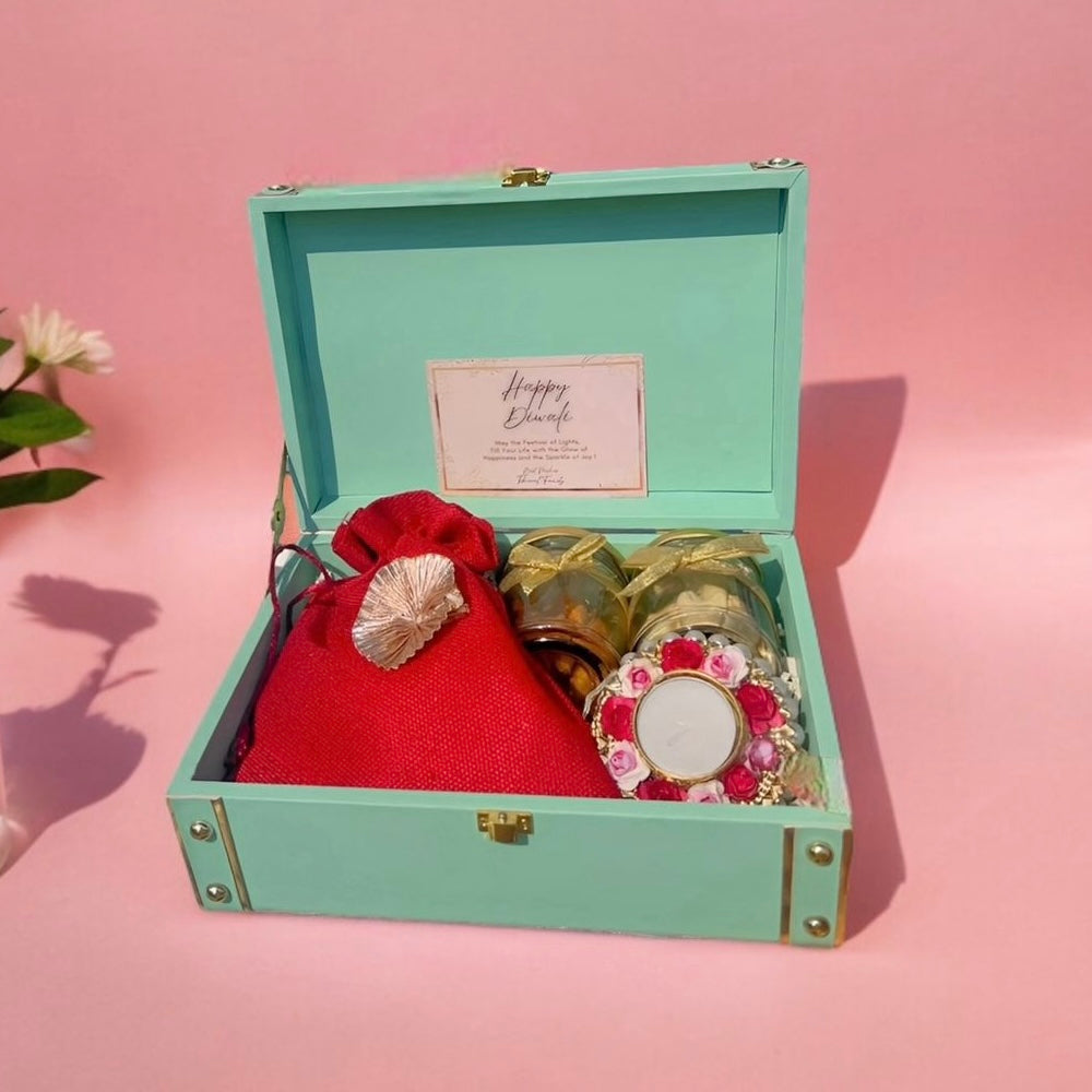 FESTIVE DELIGHTS BOX